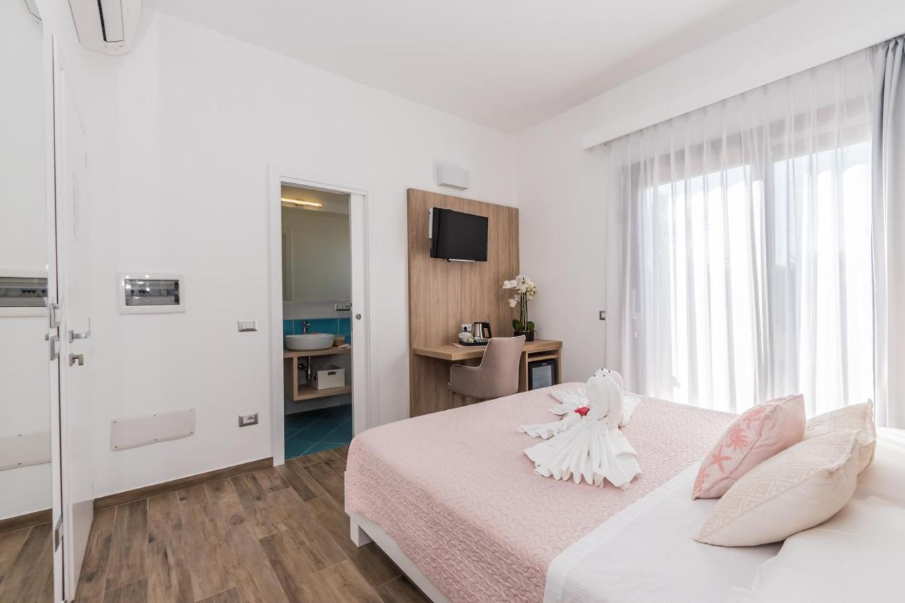 Relais Del Borgo- Domo Ξενοδοχείο Porto San Paolo  Εξωτερικό φωτογραφία
