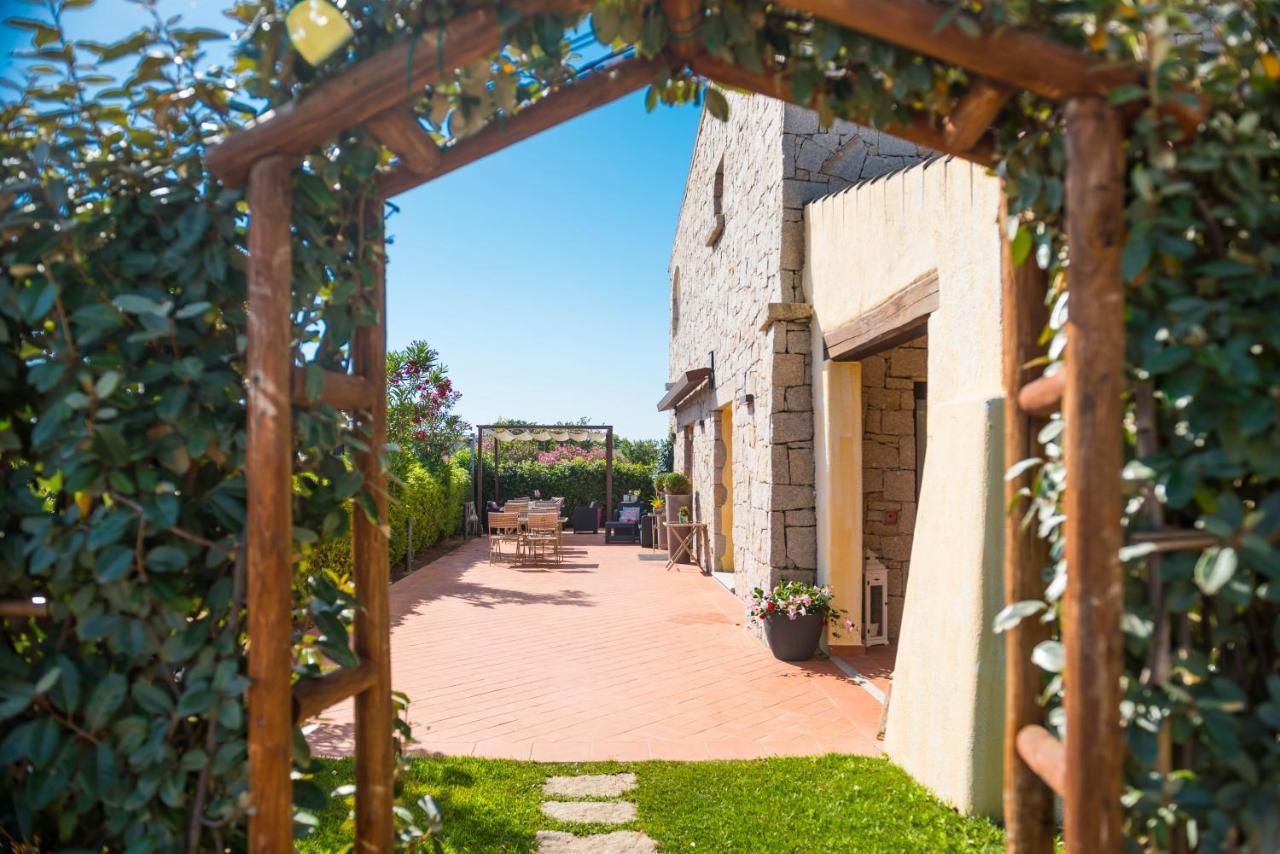 Relais Del Borgo- Domo Ξενοδοχείο Porto San Paolo  Εξωτερικό φωτογραφία