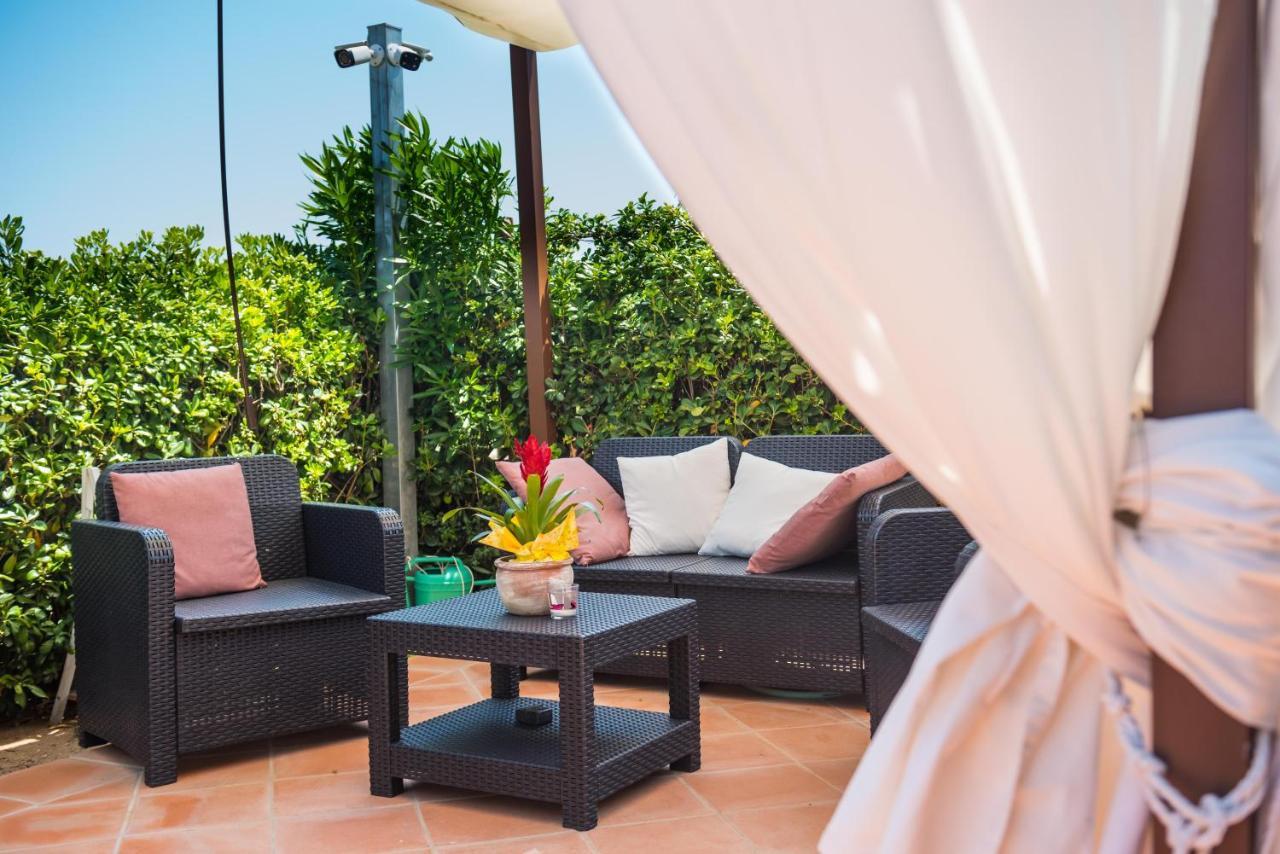 Relais Del Borgo- Domo Ξενοδοχείο Porto San Paolo  Εξωτερικό φωτογραφία