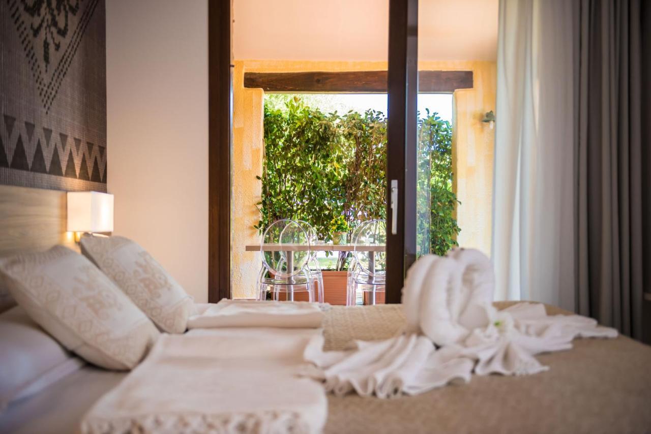 Relais Del Borgo- Domo Ξενοδοχείο Porto San Paolo  Εξωτερικό φωτογραφία