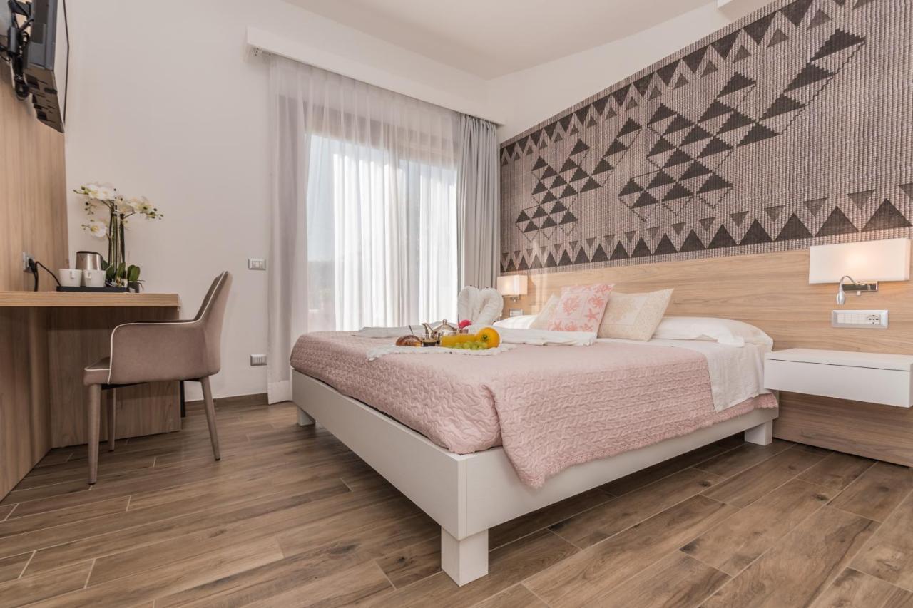 Relais Del Borgo- Domo Ξενοδοχείο Porto San Paolo  Εξωτερικό φωτογραφία