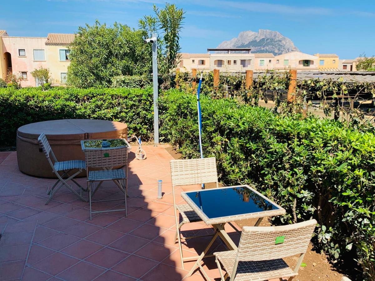 Relais Del Borgo- Domo Ξενοδοχείο Porto San Paolo  Εξωτερικό φωτογραφία